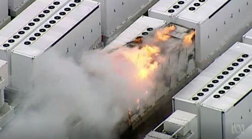 澳大利亚可再生能源工厂发生大规模特斯拉电池起火事故